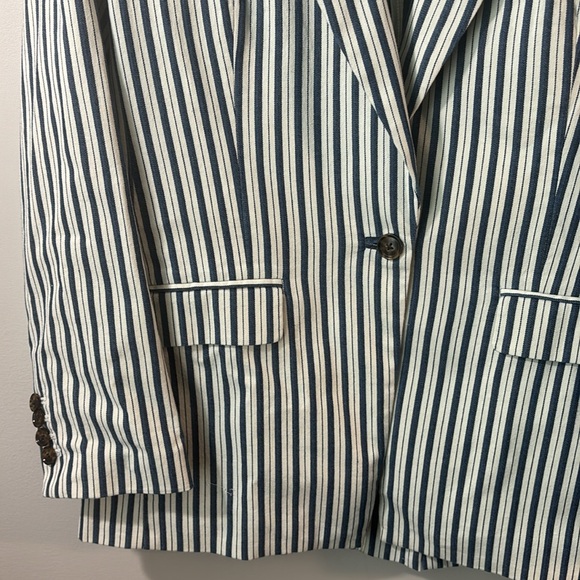 J Crew Classic Willa Blazer in white/blue stripe size 6. EUC. - Picture 4 of 8